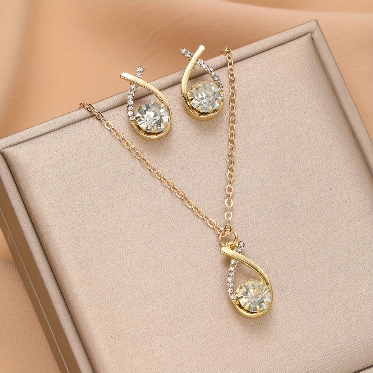 3-Piece Set Golden Luxury Crossover Shape Lucidly Rhinestone Stud Earrings And Necklace