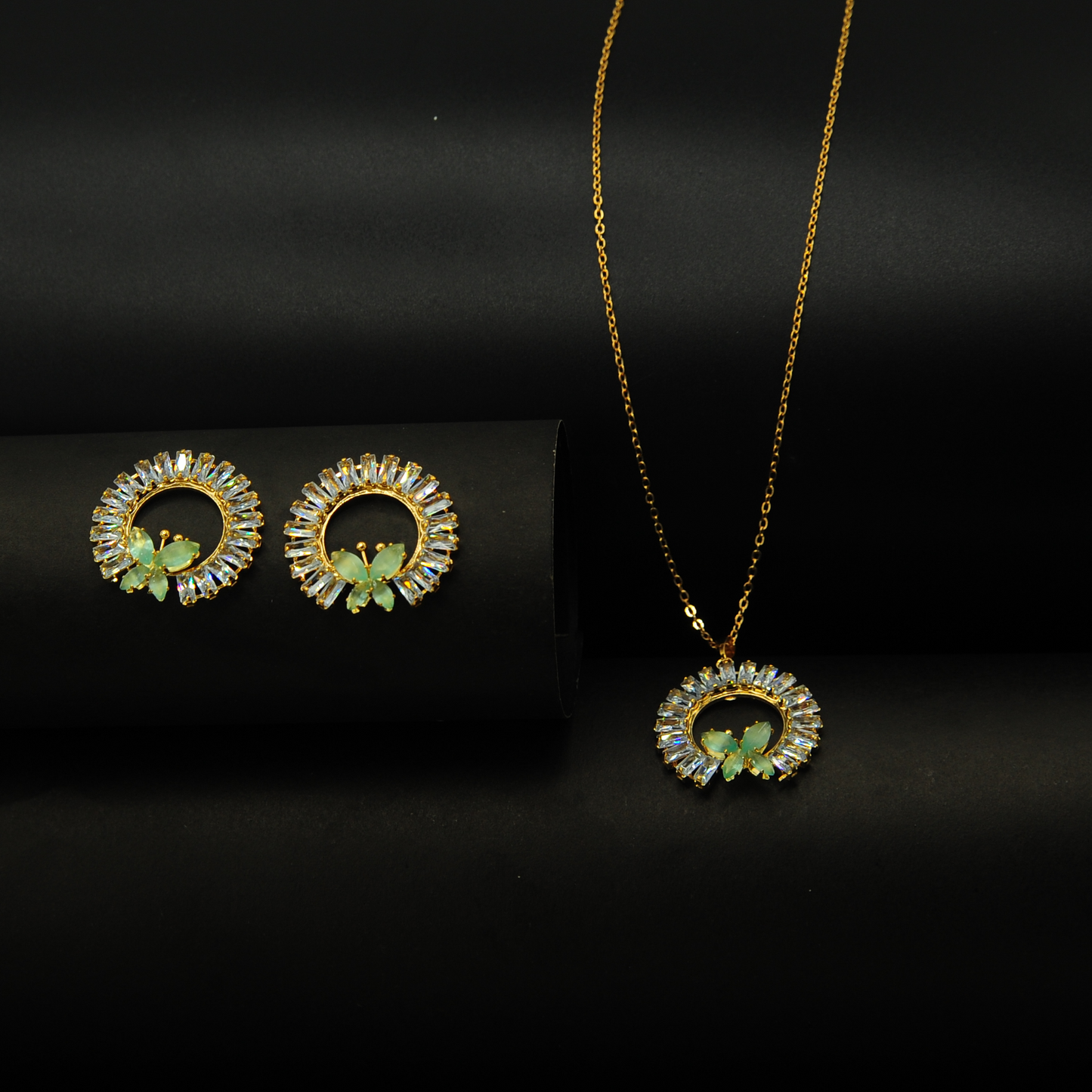 Emerald and Diamond Circle Jewelry Set