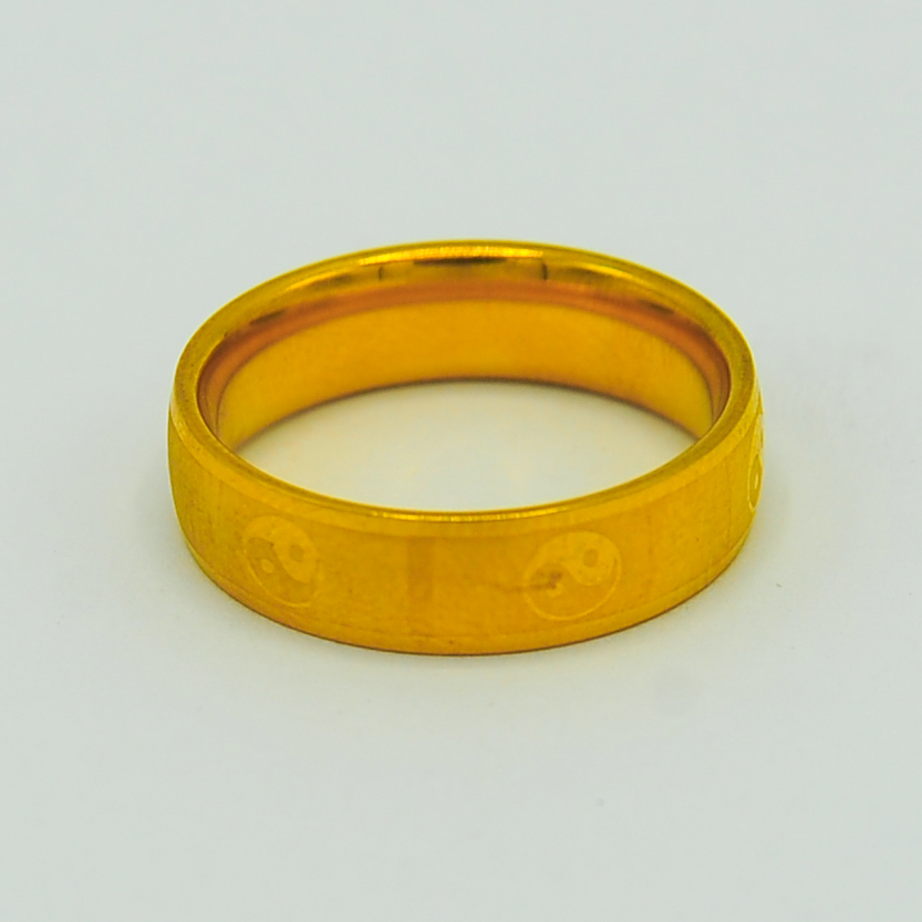 Classic Golden Band Ring (Thick)